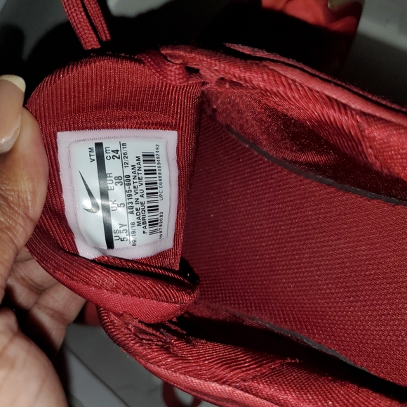 Nike Air max 720 Grade school Size 5.5 - Picture 2 of 4